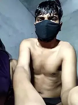 realcouple71 on StripChat