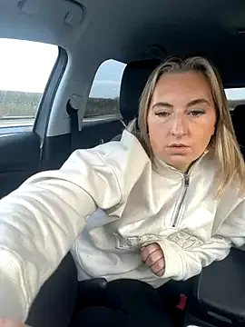 RebeccaSquirtsXXX on StripChat 