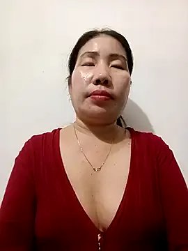 Reema_143 on StripChat