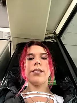 RiriRoseey on StripChat 