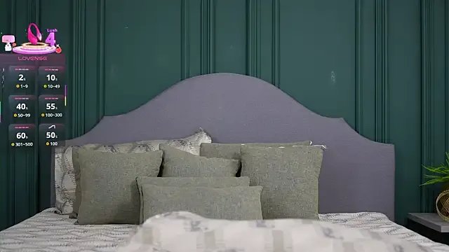 rubyhill_2711 on StripChat