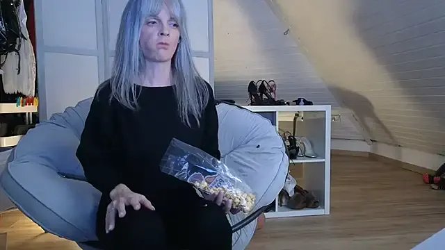 Sabdeluxe on StripChat