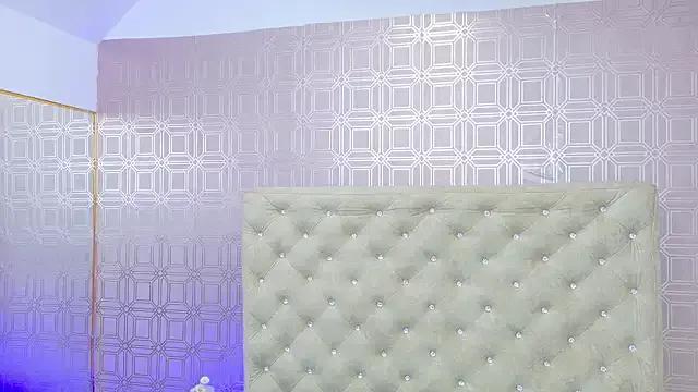 Sara_Desire on StripChat 