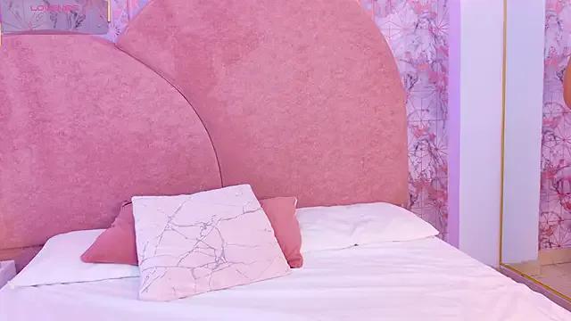 Sara_Desire on StripChat 