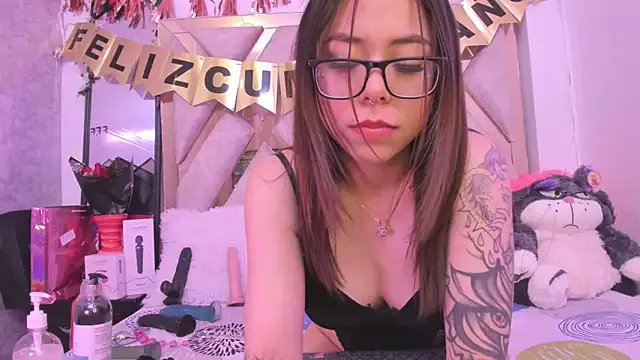 sarawiliamx on StripChat 