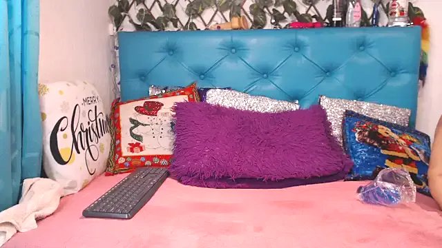 SARAWILLS on StripChat 