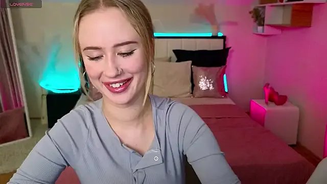 SashaBrooks on StripChat 