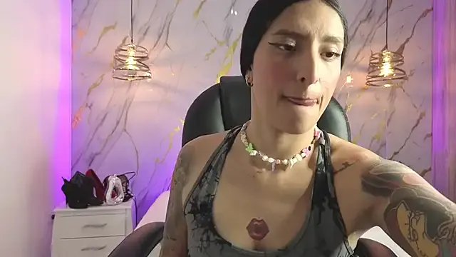 Scaarlettfox on StripChat 