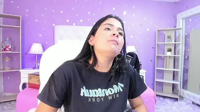 scarlette_15_ on StripChat