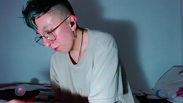 Sexyboy_666 on StripChat