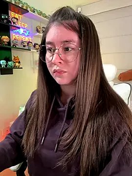 Sharon_07 on StripChat