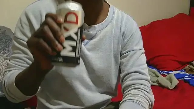 sluttylaura21 on StripChat