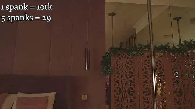 Smiley_Mia on StripChat