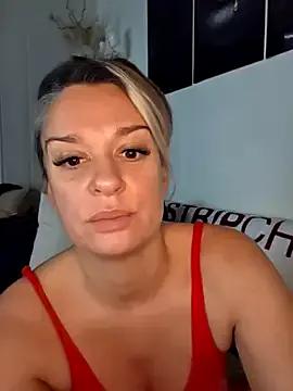 SpicyVicky — Choisis gros pervers Nue ou doigts chatt