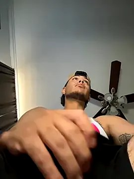 StrokingDaddy4 on StripChat