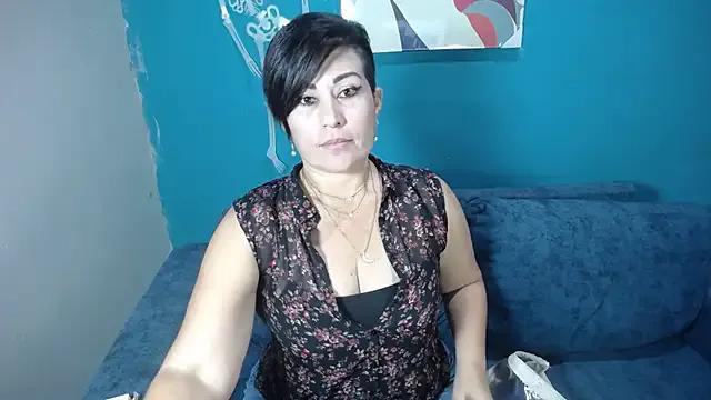 Sunny_rayz_ on StripChat 