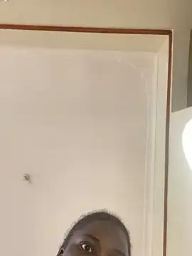 sweet18creamybigpussy on StripChat 