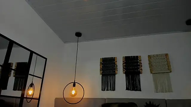 Sweet_camille on StripChat