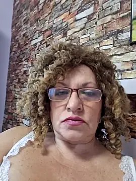 sweetAza70 on StripChat 