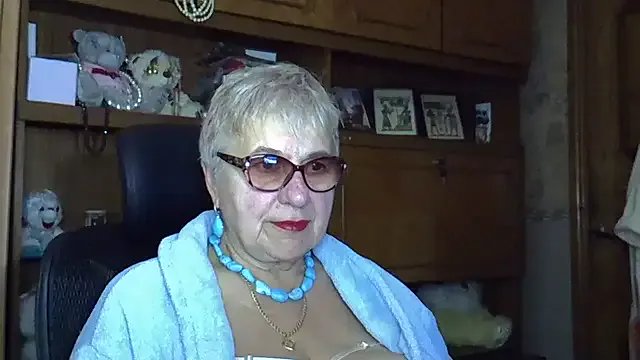 SweetCherry27 on StripChat 