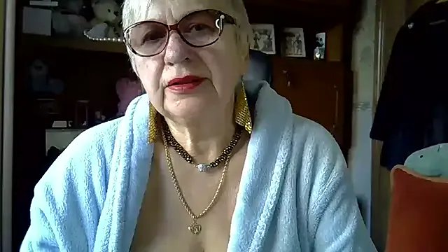 SweetCherry27 on StripChat 