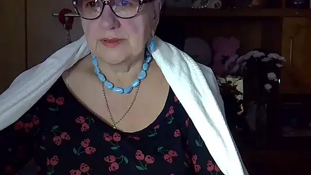 SweetCherry27 on StripChat 