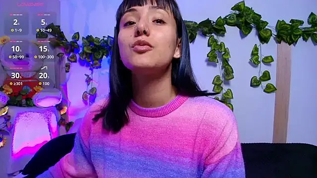 tati_cardenas on StripChat 