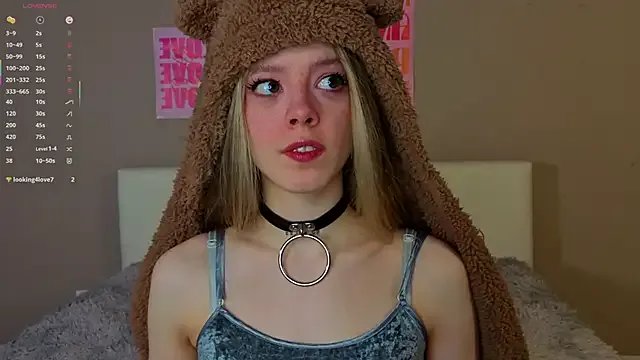 TiffinyMergist on StripChat