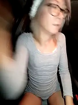 Timide_girl17 on StripChat