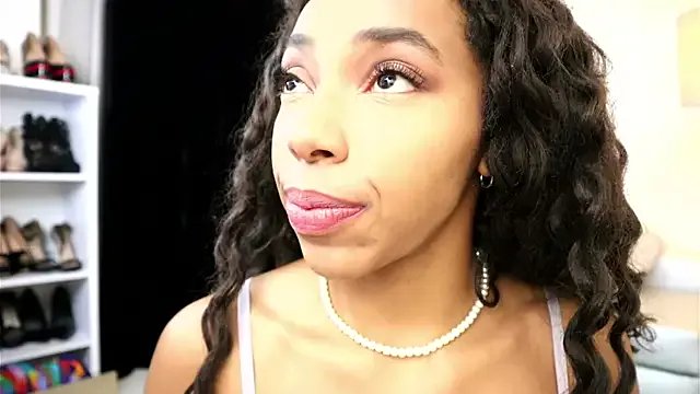 Valeriestyle on StripChat