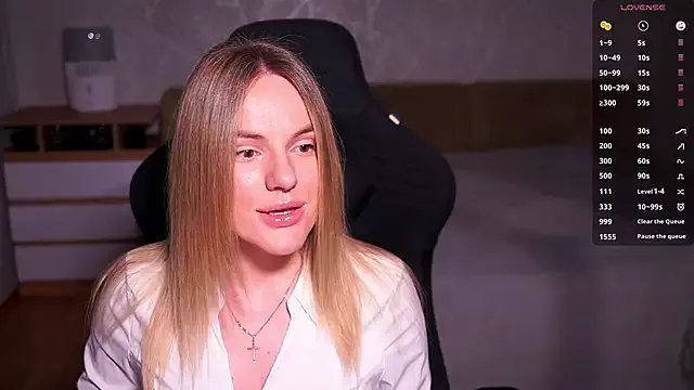 Vanille_Mystery on StripChat