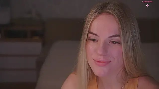 Vanille_Mystery on StripChat