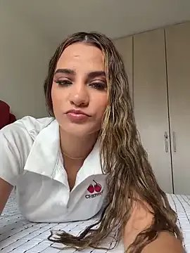 Vaniluu_9 on StripChat