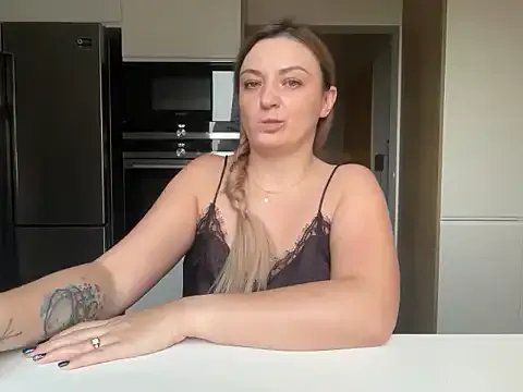 Velvetwitch87 on StripChat 