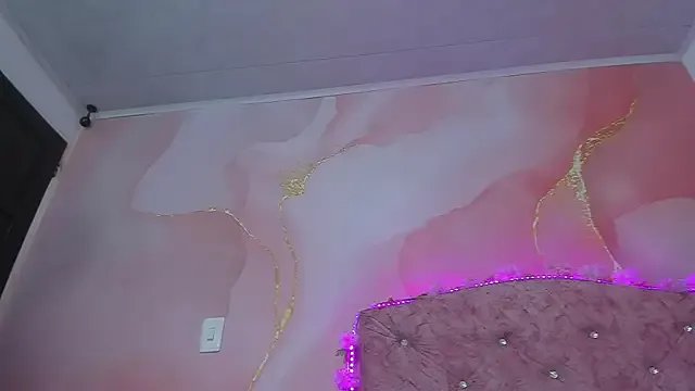 violet_taylor_ on StripChat