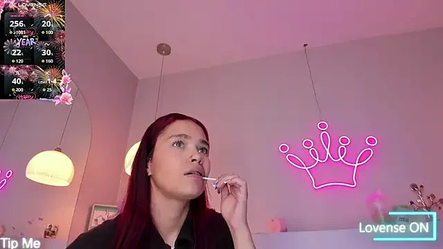 violeth_hill on StripChat