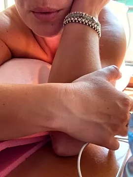 Wet-Pussycat on StripChat