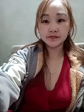 yula-bi on StripChat