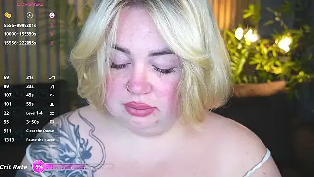 ZaraReignn on StripChat 