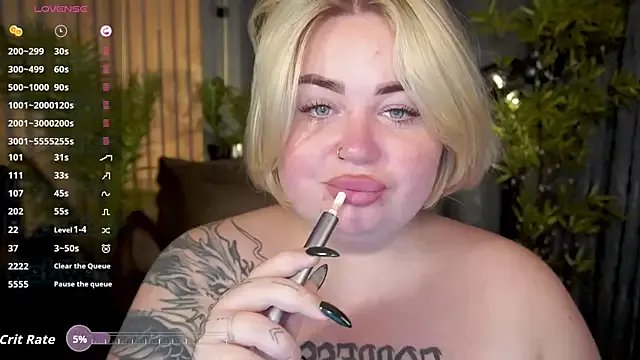 ZaraReignn on StripChat 