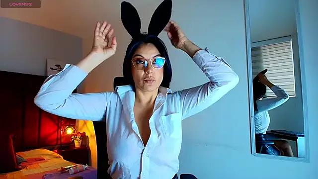 Zuzana21 on StripChat 